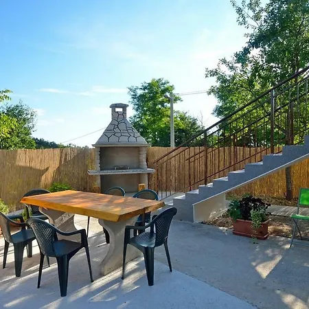 아파트 Nada 부젯