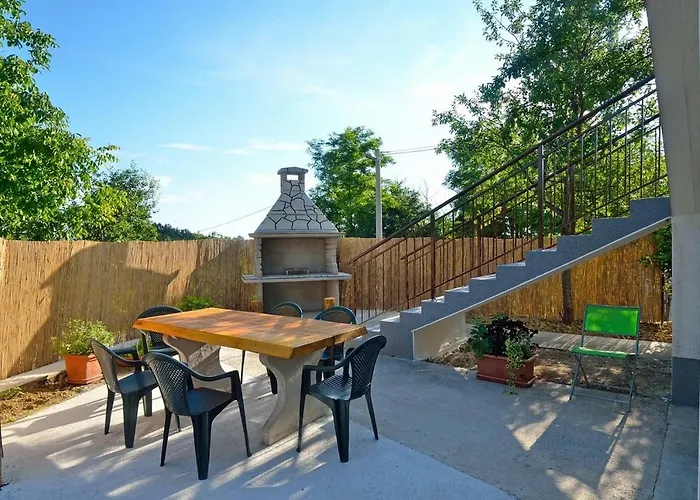 Apartamento Nada With Private Pool Buzet